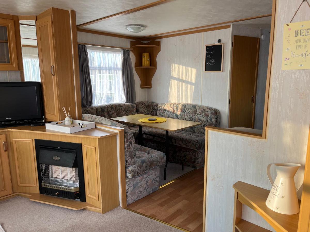 Готель The Samanda Van Newport Caravan Park Гемсбі Екстер'єр фото