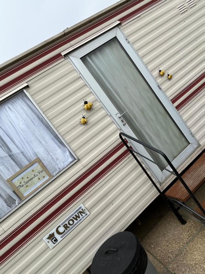 Готель The Samanda Van Newport Caravan Park Гемсбі Екстер'єр фото