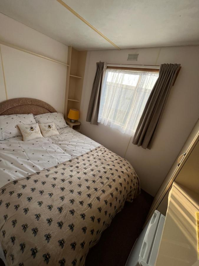Готель The Samanda Van Newport Caravan Park Гемсбі Екстер'єр фото
