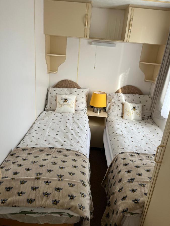 Готель The Samanda Van Newport Caravan Park Гемсбі Екстер'єр фото