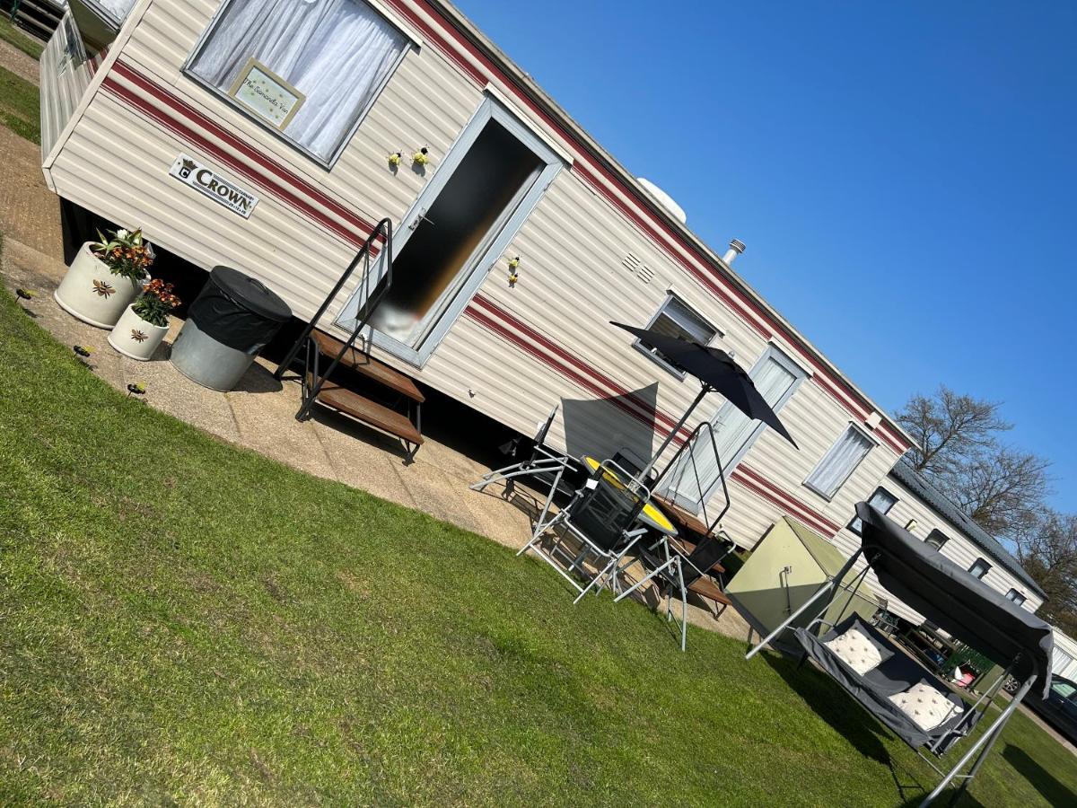 Готель The Samanda Van Newport Caravan Park Гемсбі Екстер'єр фото