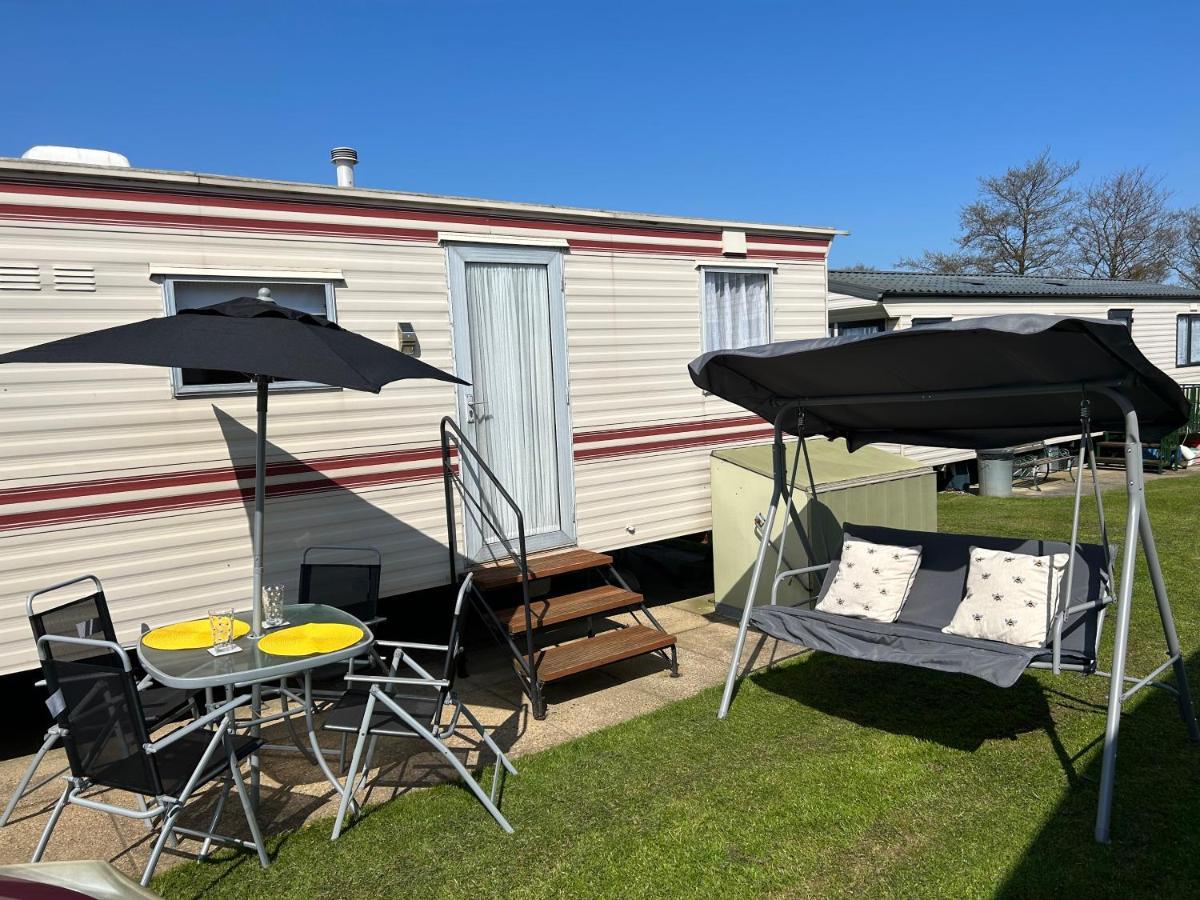 Готель The Samanda Van Newport Caravan Park Гемсбі Екстер'єр фото